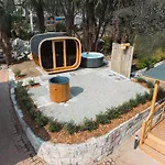 Domvs Glamp Holiday park