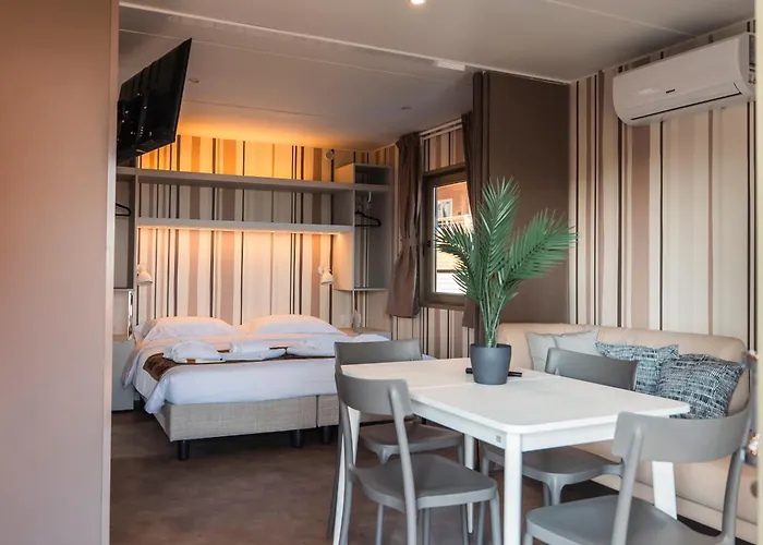 Domvs Glamp 홀리데이파크